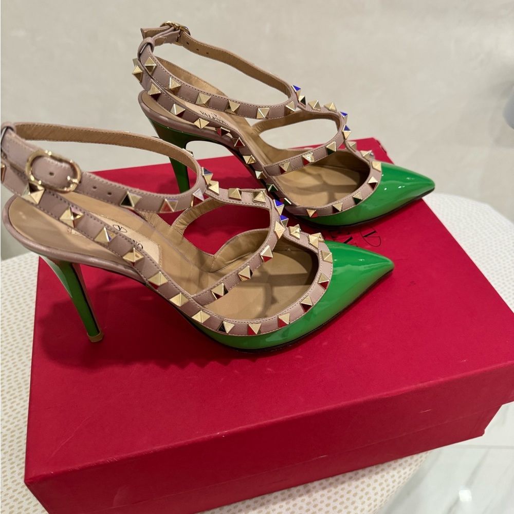 Valentino Garavani Rockstud patent leather heels